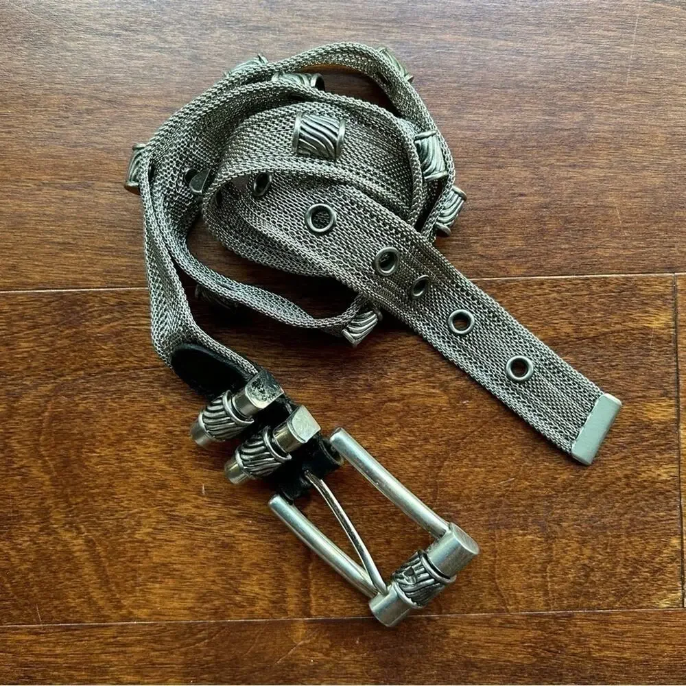 Vintage Silver Mesh Belt with a bit of Black Leather, Super Cool and Unique - Picture 2 of 14